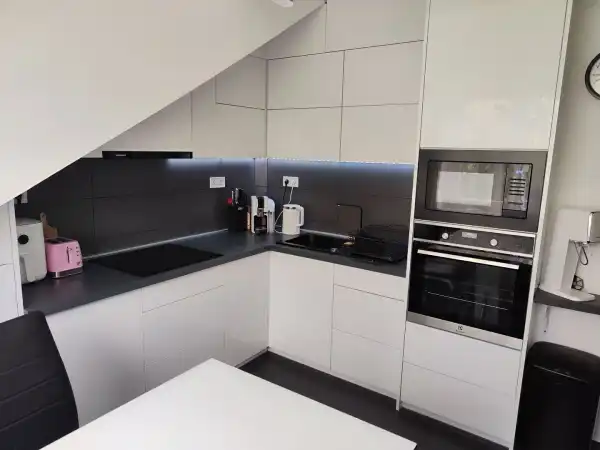 Eladó téglalakás, Dunaújváros 3 szoba 80 m² 58 M Ft