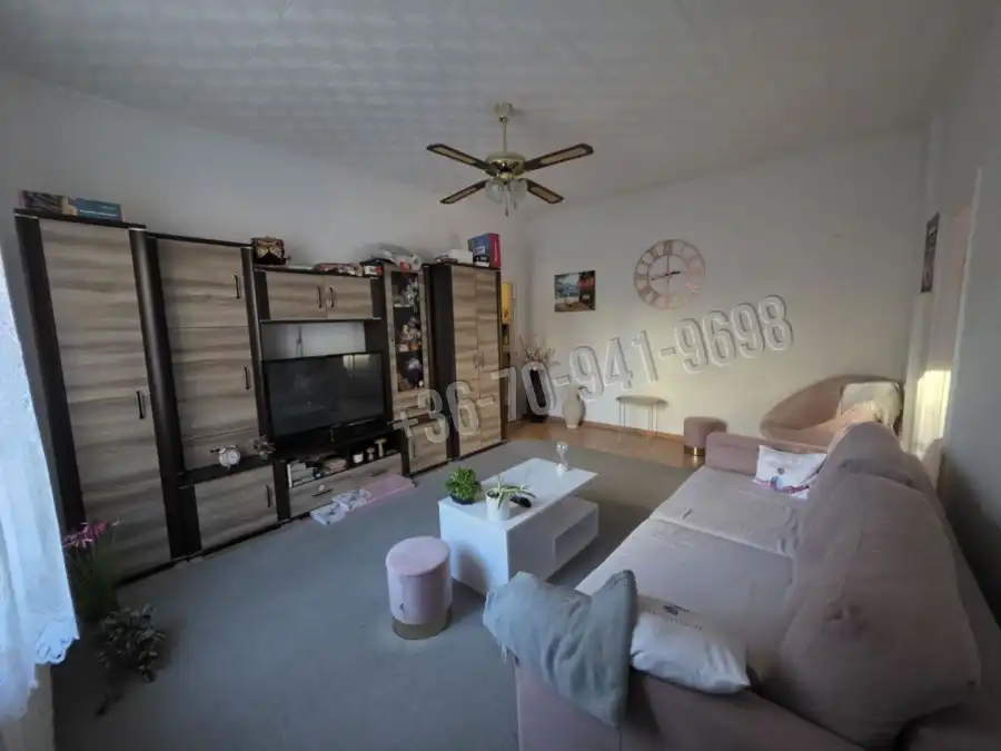 eladó téglalakás, Dunaújváros