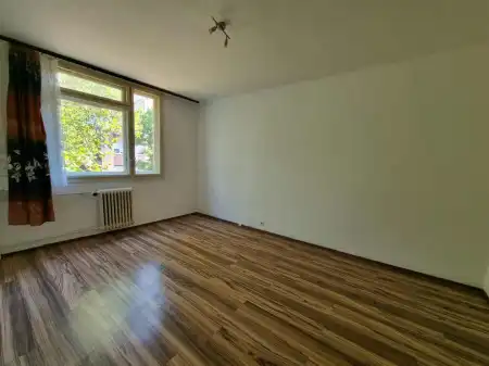 eladó téglalakás, Dunaújváros