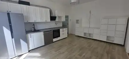 eladó téglalakás, Dunaújváros