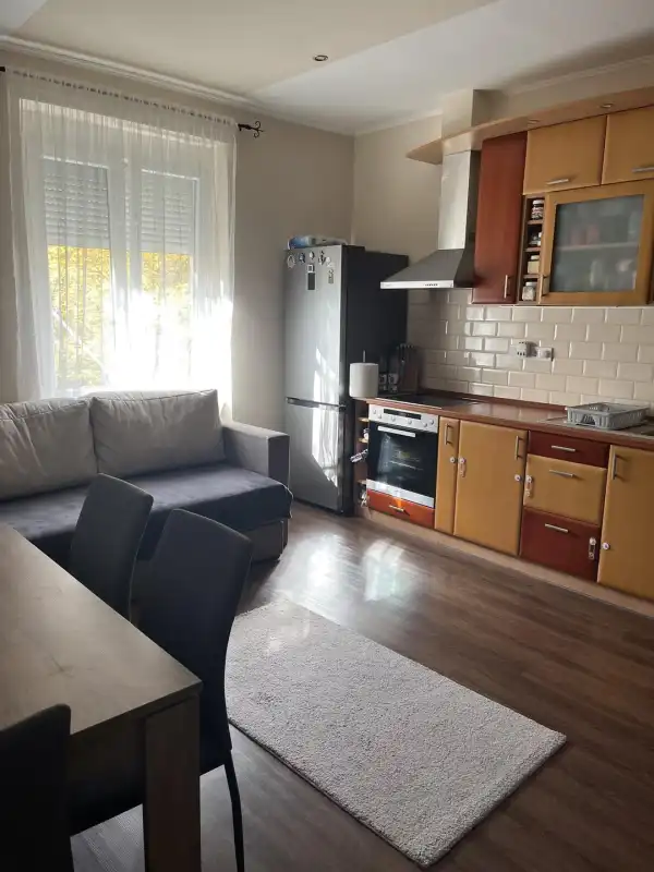Eladó téglalakás, Dunaújváros 2+1 szoba 50 m² 39.5 M Ft