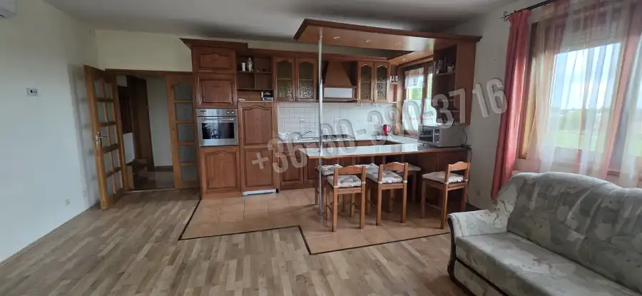 eladó téglalakás, Dunaújváros
