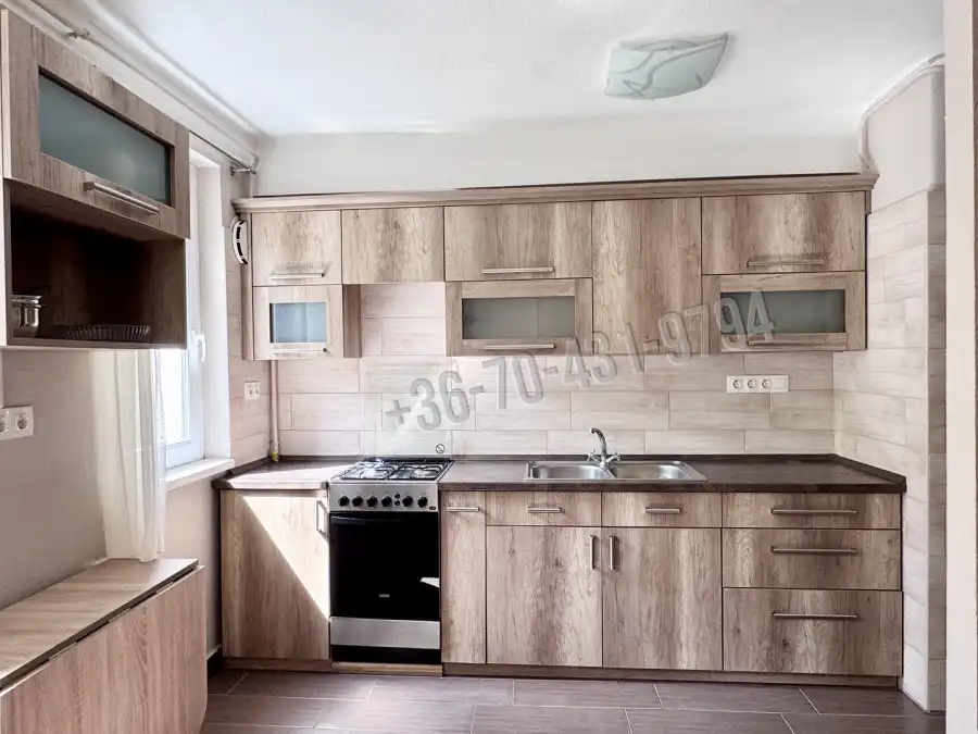 eladó téglalakás, Eger