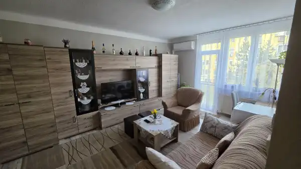 Eladó téglalakás, Esztergom 3 szoba 51 m² 45.9 M Ft