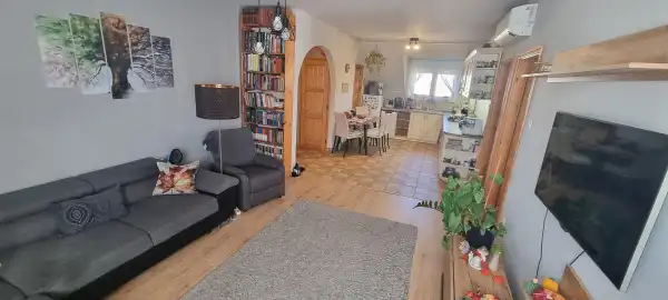 Eladó téglalakás, Esztergom 4 szoba 88 m² 56 M Ft