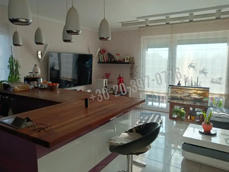 eladó téglalakás, Győr