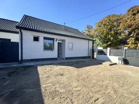 eladó téglalakás, Kiskunlacháza