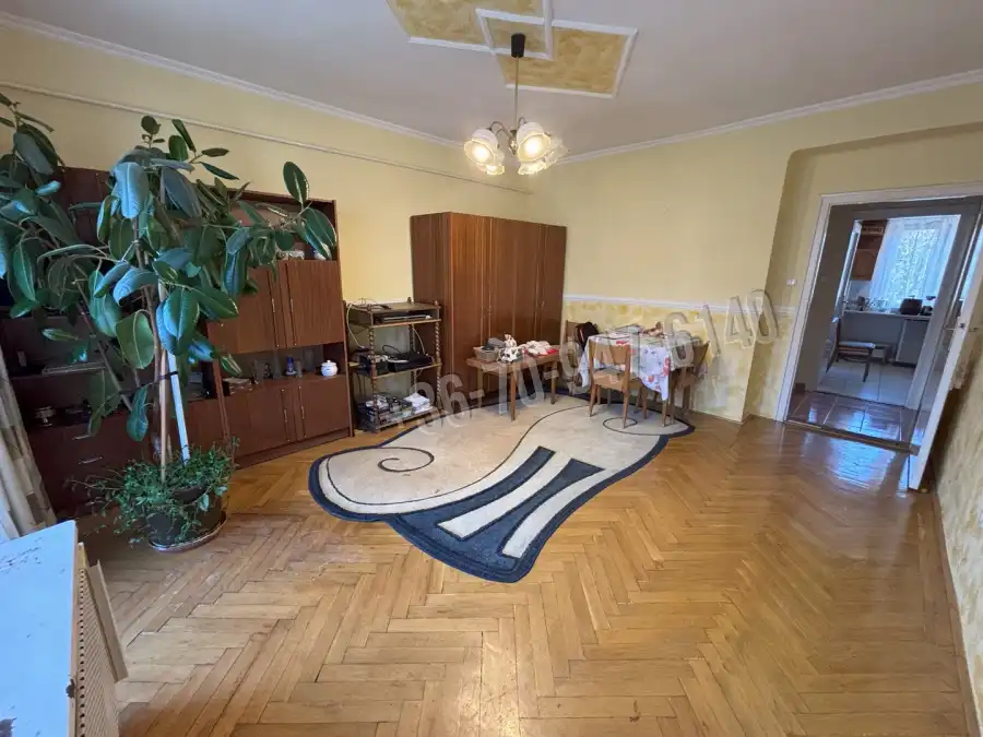eladó téglalakás, Mezőberény