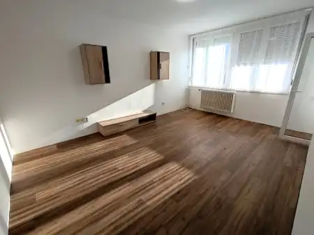 eladó téglalakás, Mohács