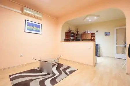 eladó téglalakás, Orosháza
