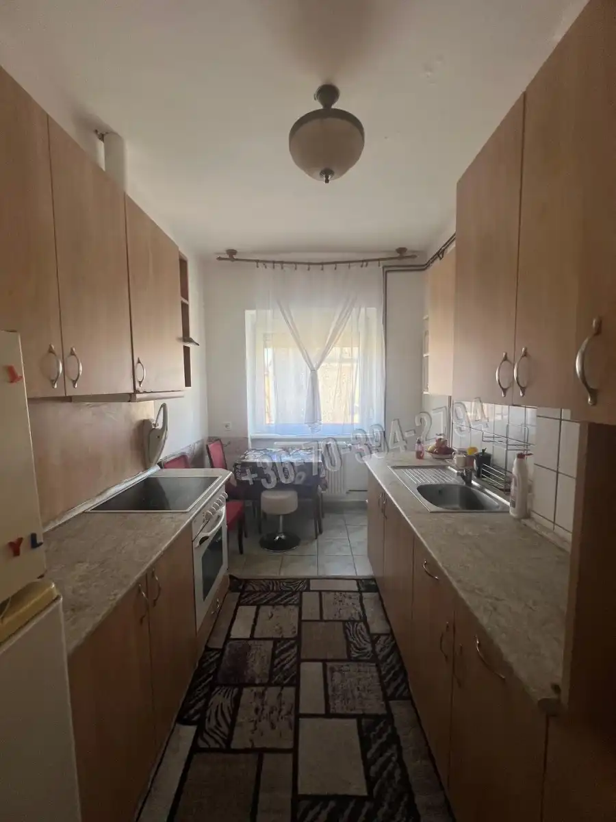 eladó téglalakás, Oroszlány