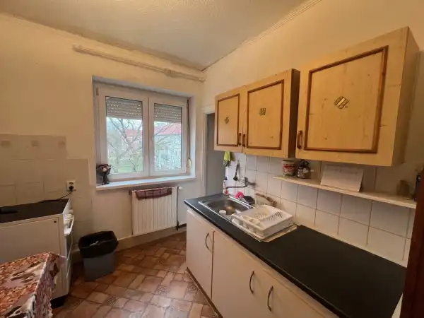 Eladó téglalakás, Oroszlány 2 szoba 49 m² 25 M Ft