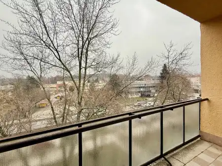 eladó téglalakás, Oroszlány