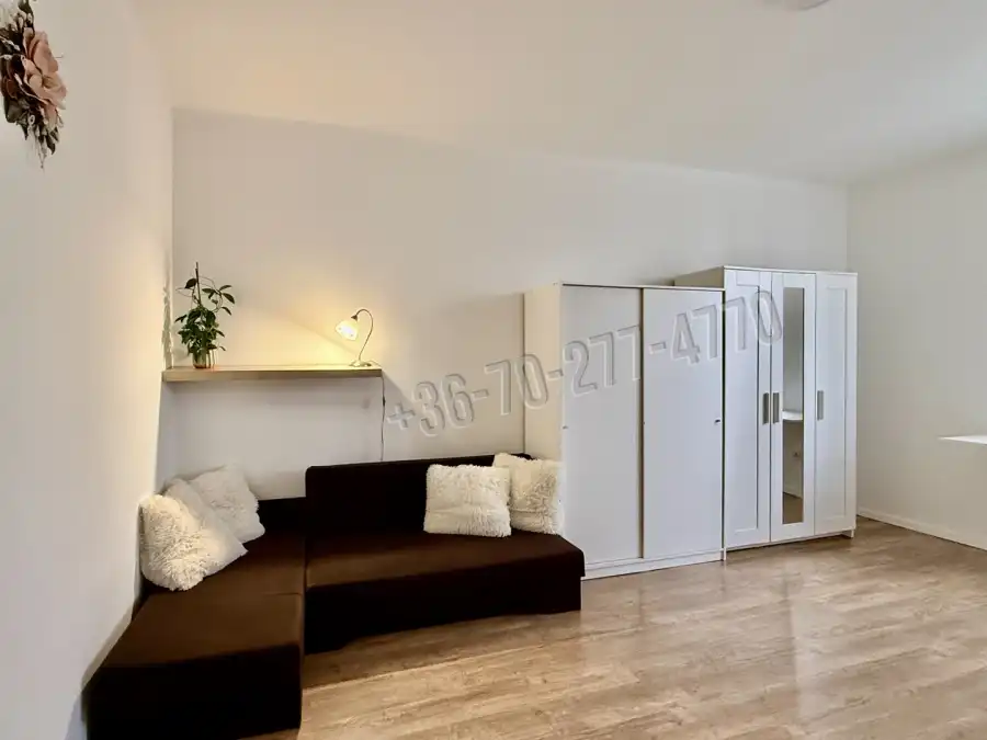 eladó téglalakás, Oroszlány