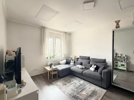 eladó téglalakás, Oroszlány