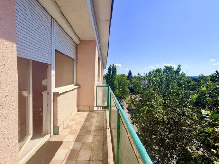 eladó téglalakás, Oroszlány