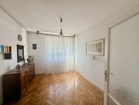 eladó téglalakás, Oroszlány