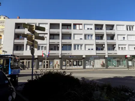 eladó téglalakás, Pápa