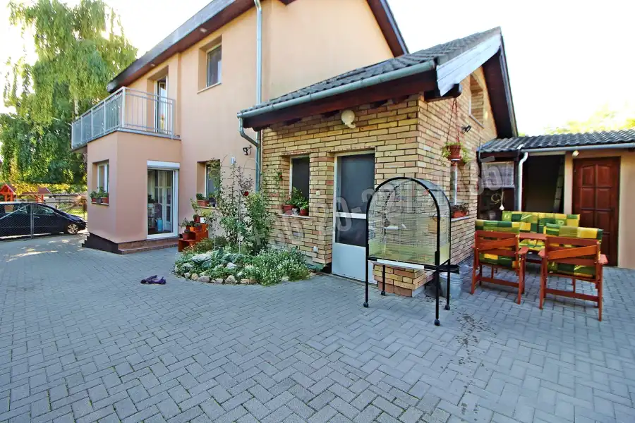 eladó téglalakás, Ráckeve