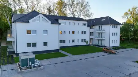 eladó téglalakás, Rétság