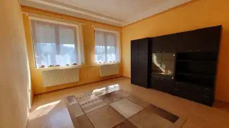 eladó téglalakás, Rétság