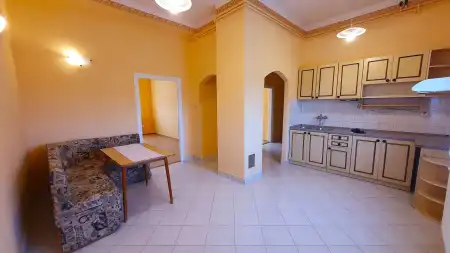 eladó téglalakás, Rétság