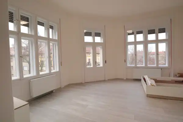 Eladó téglalakás, Szeged 4 szoba 110 m² 120 M Ft