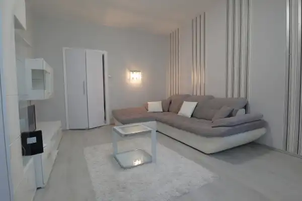 Eladó téglalakás, Szeged 1+1 szoba 42 m² 57.5 M Ft