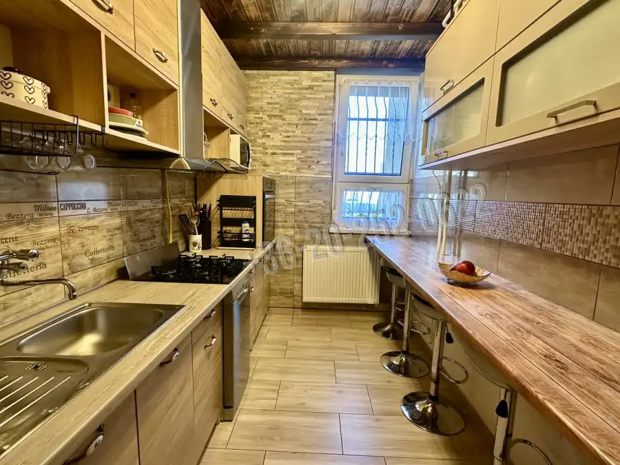 eladó téglalakás, Székesfehérvár