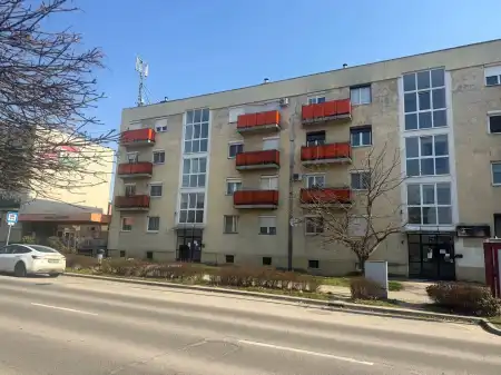 eladó téglalakás, Tatabánya