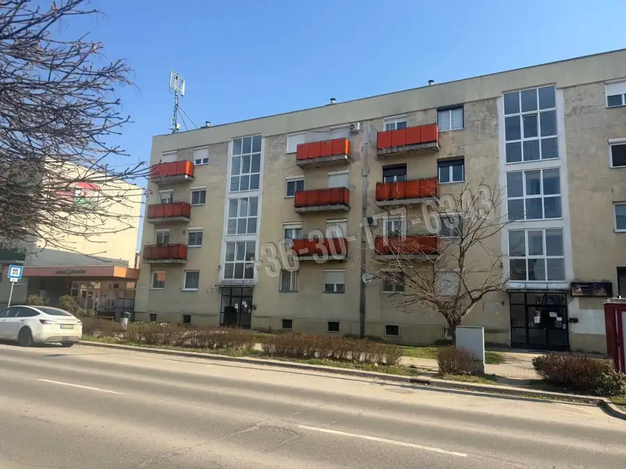 eladó téglalakás, Tatabánya