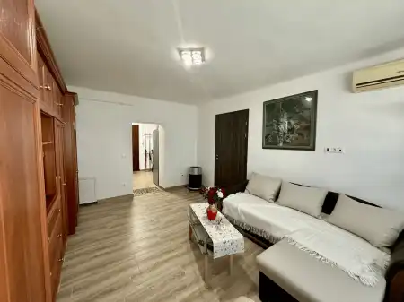 eladó téglalakás, Vác