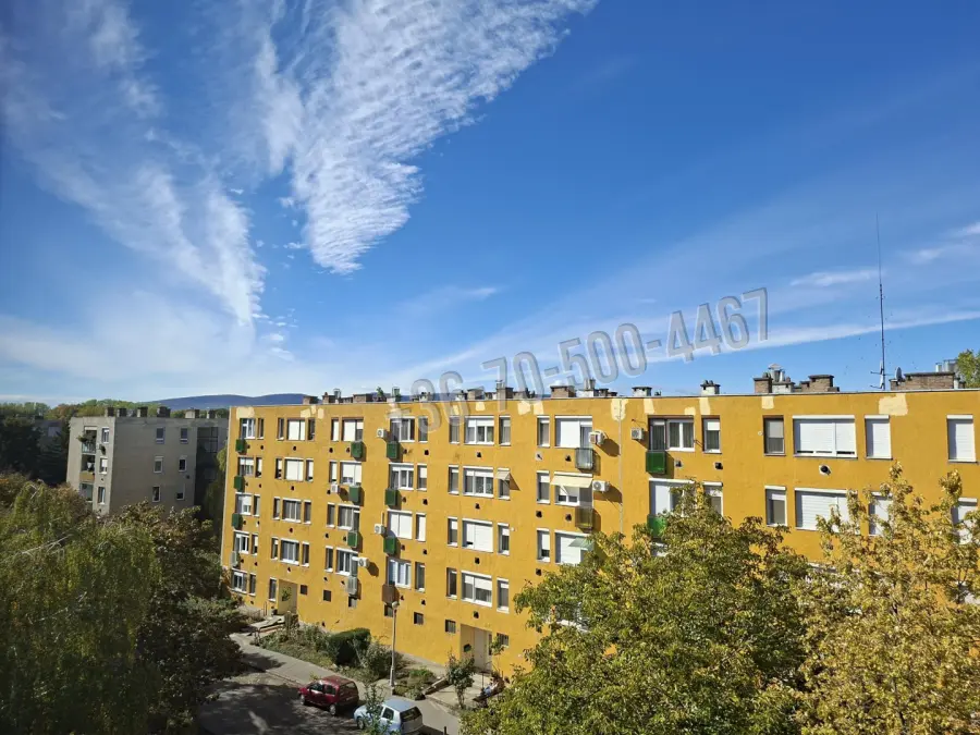 eladó téglalakás, Vác