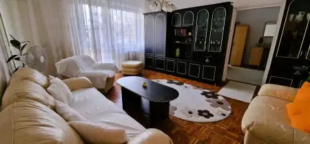 eladó téglalakás, Vác