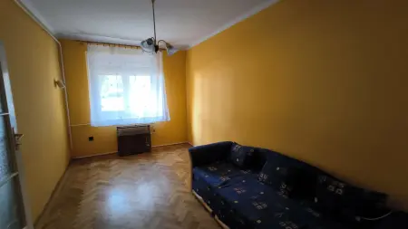 eladó téglalakás, Vác