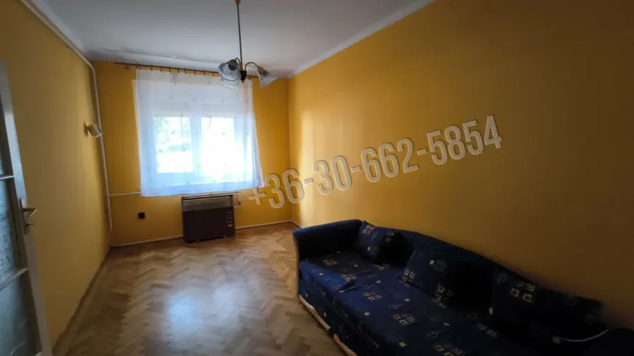 eladó téglalakás, Vác