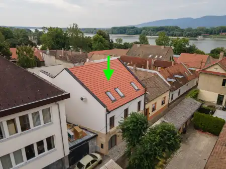 eladó téglalakás, Vác