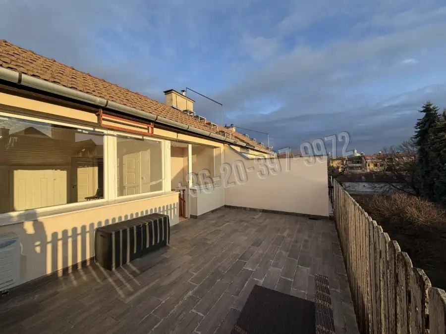 eladó téglalakás, Vác