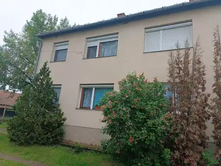 eladó téglalakás, Vámosmikola
