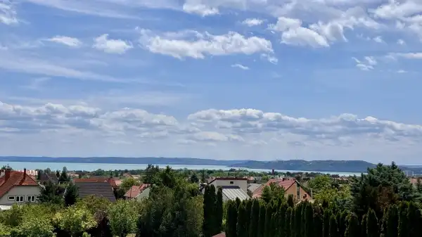 Eladó új építésű családi ház, Balatonfüred 7+1 szoba 260 m² 395 M Ft