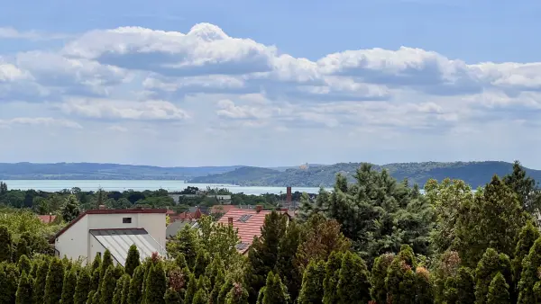Eladó új építésű családi ház, Balatonfüred 7+1 szoba 290 m² 299.5 M Ft