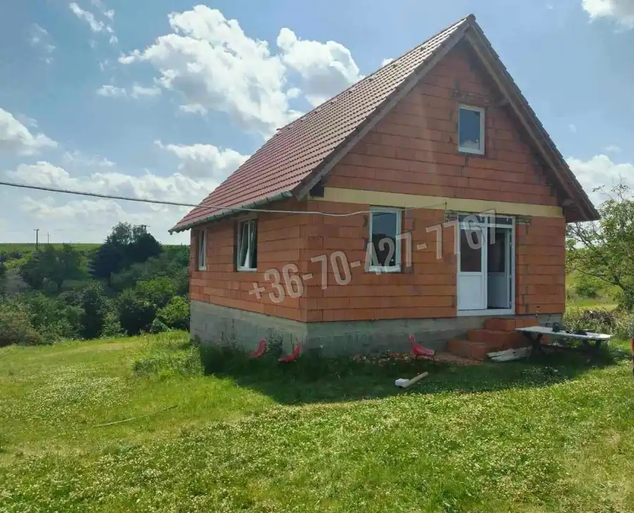 eladó új építésű családi ház, Eger