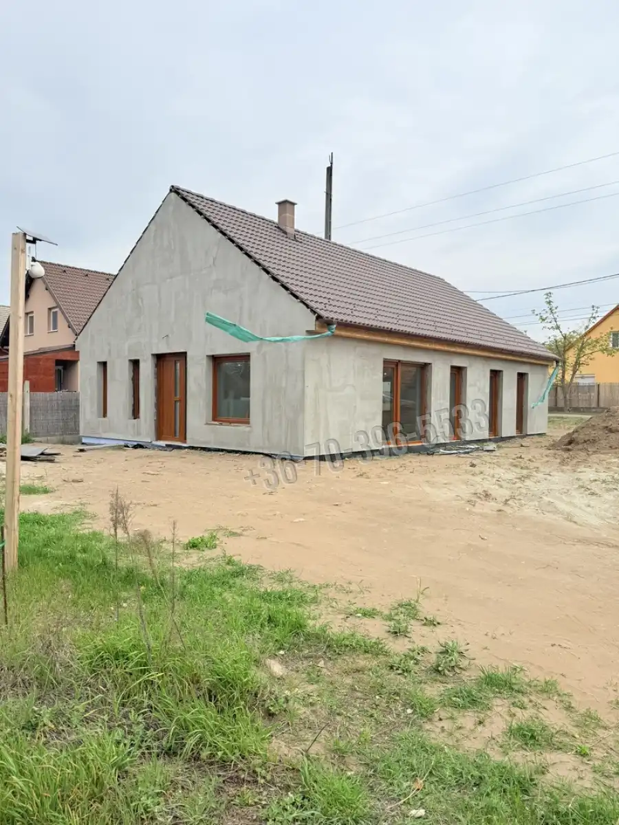 eladó új építésű családi ház, Erdőkertes