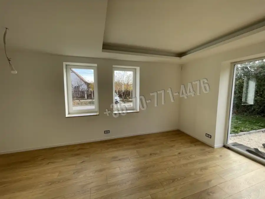 eladó új építésű családi ház, Gyúró