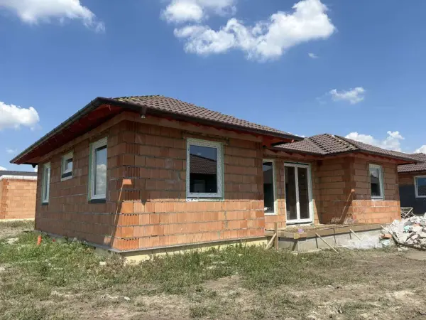 Eladó új építésű családi ház, Kiskunlacháza 5 szoba 99 m² 84.15 M Ft