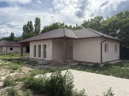 eladó új építésű családi ház, Kiskunlacháza