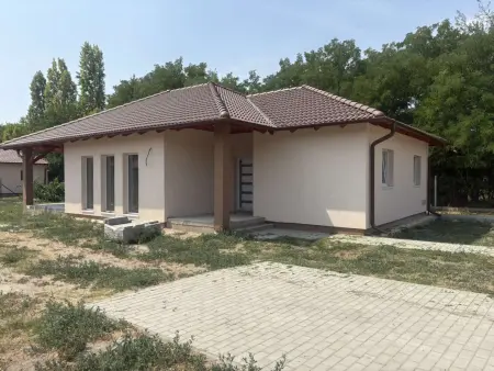 eladó új építésű családi ház, Kiskunlacháza
