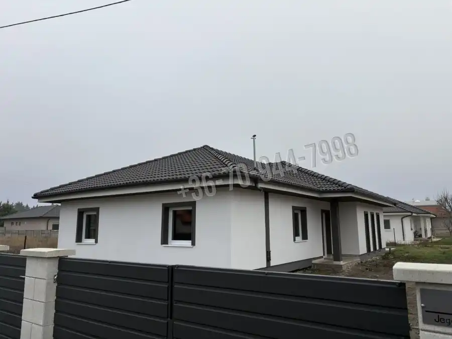 eladó új építésű családi ház, Kiskunlacháza