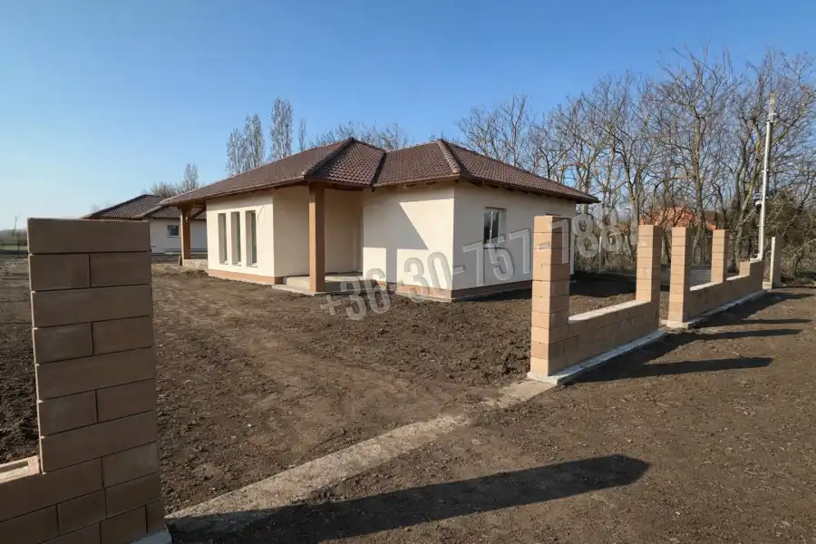 eladó új építésű családi ház, Kiskunlacháza