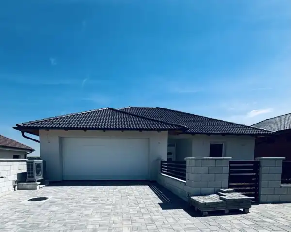 Eladó új építésű családi ház, Környe 5 szoba 180 m² 159.6 M Ft